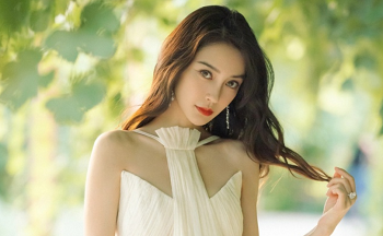 Angela Hottie é responsável por refrescar com japoneses gostosos