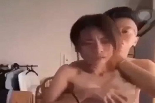 O clipe quente de Hoang Cuu Bao e o amante de Linh Linh vazou